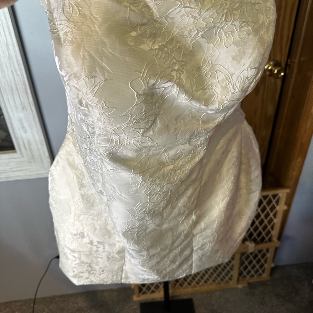 Elegant Floral Embossed Dress